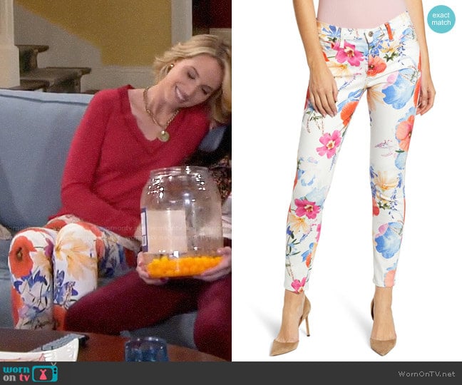 7 For All Mankind The Ankle Skinny Jeans in Seaside Poppies worn by Mandy Baxter (Molly McCook) on Last Man Standing