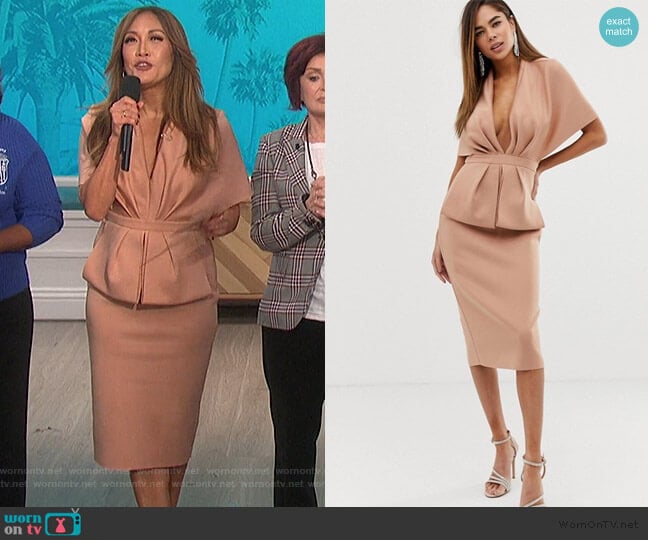 WornOnTV Carrie s pink plunging midi dress on The Talk Carrie