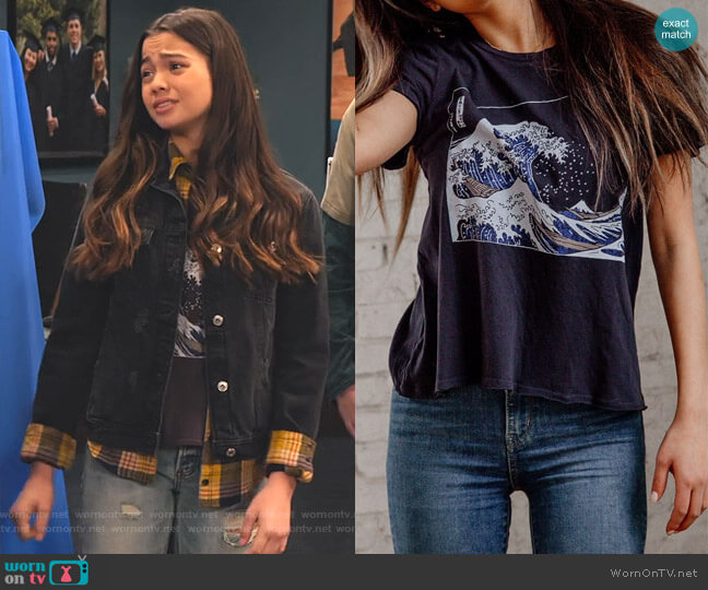 Wave Tee by Future State worn by Nick (Siena Agudong) on No Good Nick