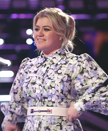 Kelly Clarkson’s floral shirtdress on The Voice