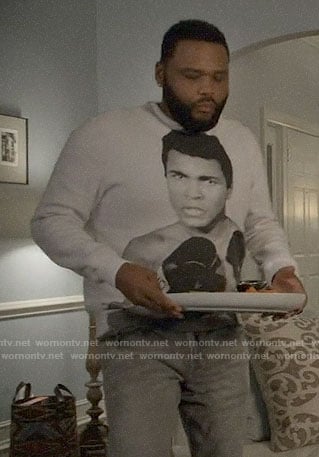 Andre's Mohammed Ali sweatshirt on Black-ish