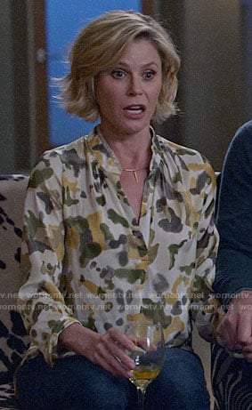 Claire's camo print blouse on Modern Family