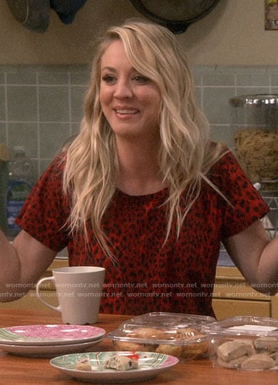 Penny’s red leopard print tee on The Big Bang Theory