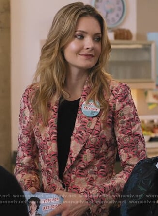 Sutton’s pink floral jacquard blazer on The Bold Type