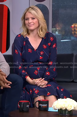 Sara’s blue floral v-neck dress on GMA Strahan And Sara