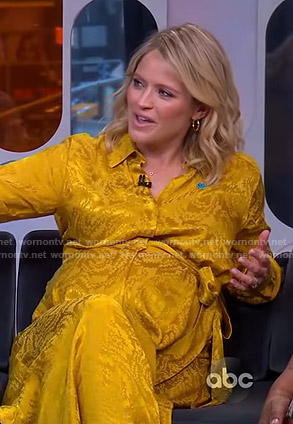 Sara’s yellow jacquard shirtdress on GMA Strahan And Sara