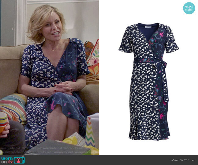 Tanya Taylor Luisa Dress worn by Claire Dunphy (Julie Bowen) on Modern Family