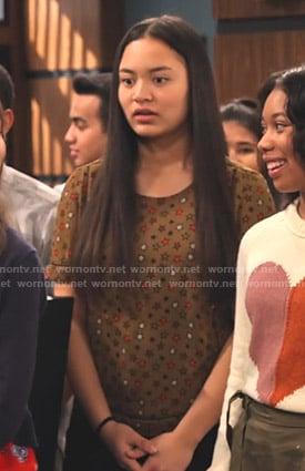 Xuan's brown star print tee on No Good Nick