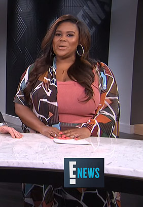 Nina’s printed kimono and pants on E! News Nightly Pop