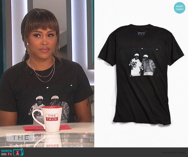 Biggie and Puffy Photo Tee by Urban Outfitters worn by Eve on The Talk