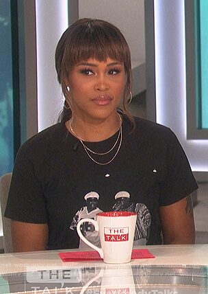 Eve’s black print tee and leather skirt on The Talk