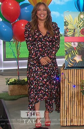 Carrie’s black floral dress on The Talk