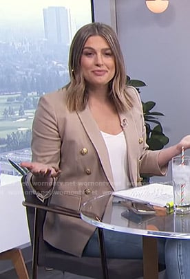 Carissa’s beige blazer on E! News Daily Pop