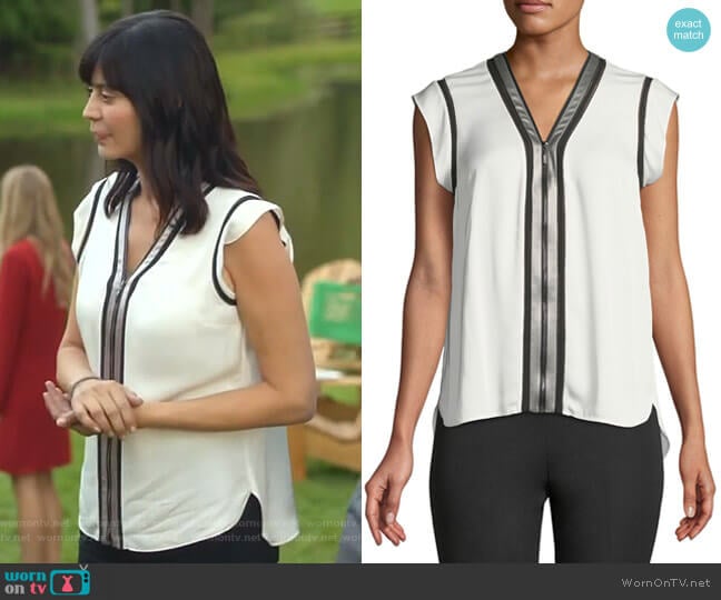 Wornontv Cassies White Zip Front Top On Good Witch Catherine Bell Clothes And Wardrobe From Tv