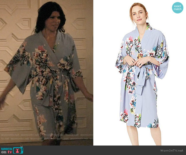 Natori Charmeuse Robe in Iris worn by Xiomara Villanueva (Andrea Navedo) on Jane the Virgin