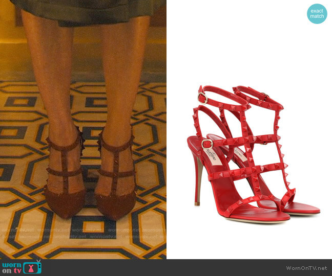 Valentino Garavani Rockstud Leather Sandals worn by Daisy Kowalski (Carla Gugino) on Jett