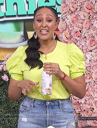 Tamera’s yellow ruched sleeve tee on The Real