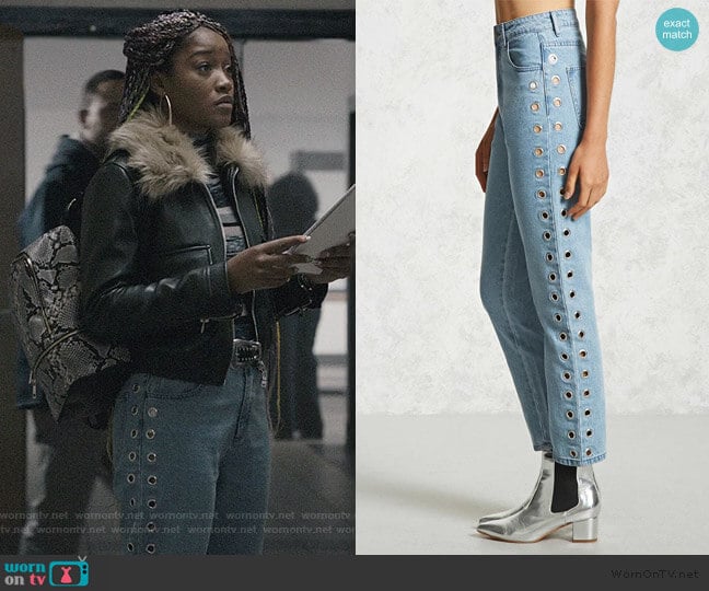 Grommet Side Jeans by Forever 21 worn by Kym (Keke Palmer) on Scream