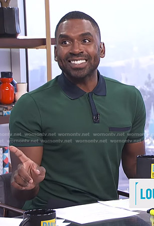 Justin’s green contrast polo shirt on E! News Daily Pop