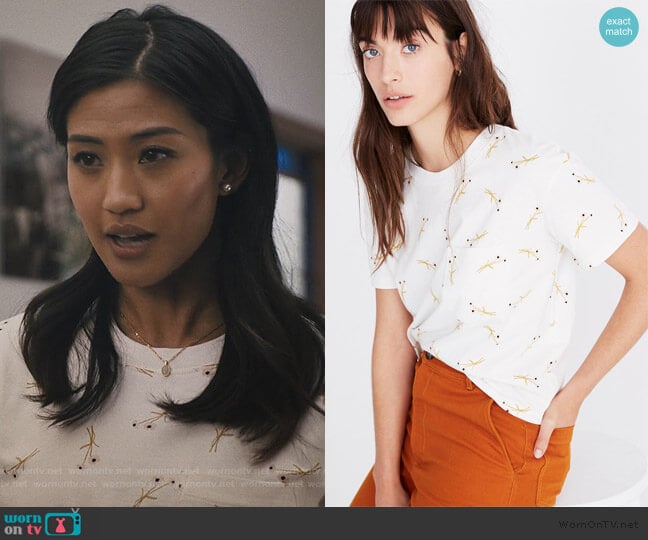 Easy Crop Tee in Daisy Sketch by Madewell worn by April (Alisa Allapach) on Light as a Feather