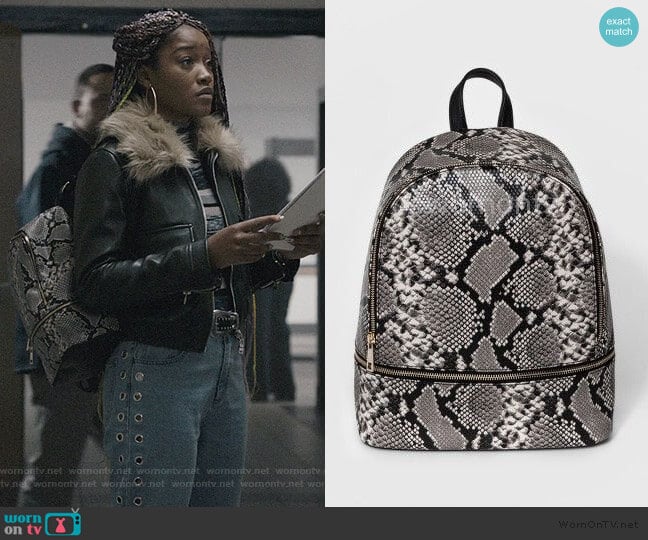 Snakeskin Print Bag by Mossimo worn by Kym (Keke Palmer) on Scream