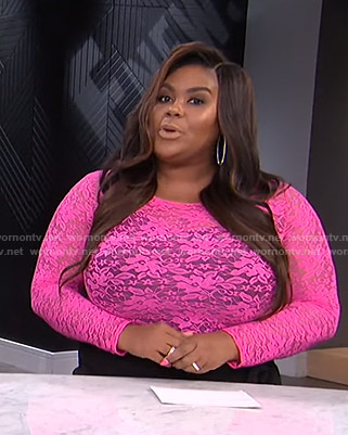 Nina’s pink floral lace top on E! News