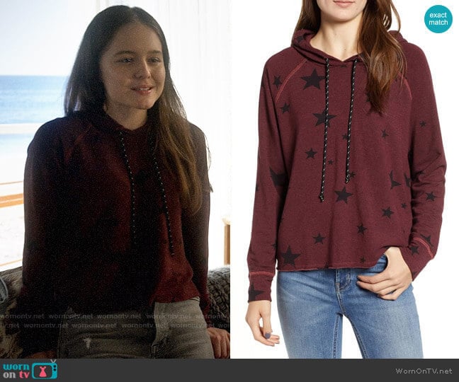 Sundry Star Print Crop Hoodie worn by Matty Ross (Izabela Vidovic) on Veronica Mars