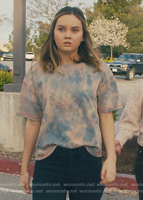McKenna’s blue tie dye tee on Light as a Feather