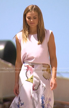Hannah's pink top and floral skirt on The Bachelorette