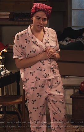 Jade's pink zebra print pajamas on Family Reunion