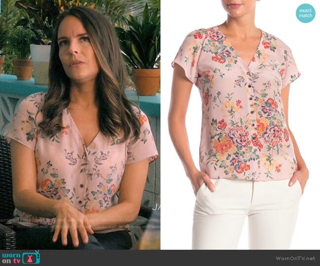 Rebecca Taylor Marlena Floral Short Sleeve Blouse worn by Luisa Alver (Yara Martinez) on Jane the Virgin