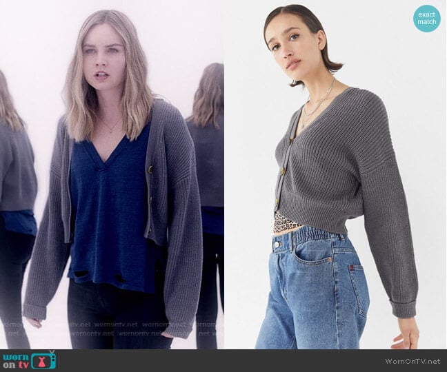 UO Kai Cropped Cardigan by Urban Outfitters worn by McKenna Brady (Liana Liberato) on Light as a Feather