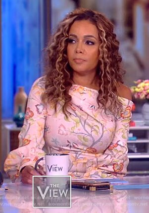 Sunny’s white floral off shoulder blouse on The View