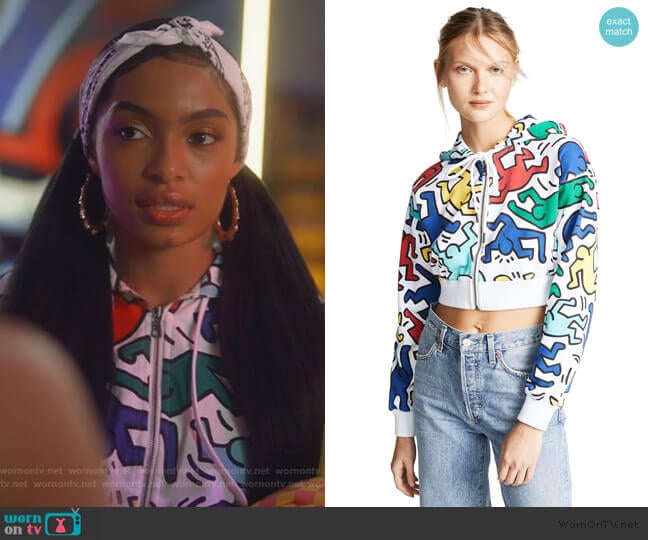 x Keith Haring Barron Cropped Wide Sleeves Hoodie by Alice + Olivia worn by Zoey Johnson (Yara Shahidi) on Grown-ish