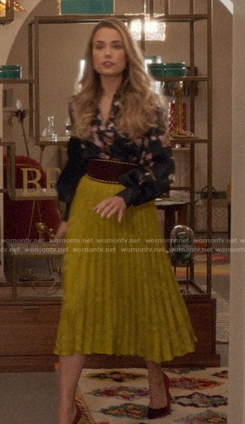 WornOnTV Ainsley s yellow pleated skirt and floral blouse on Four