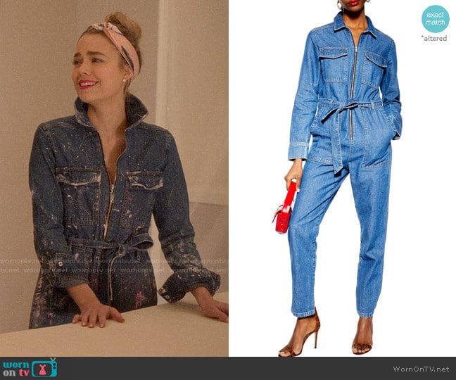 Topshop Denim Utility Boilersuit worn by Ainsley Howard (Rebecca Rittenhouse) on Four Weddings and a Funeral