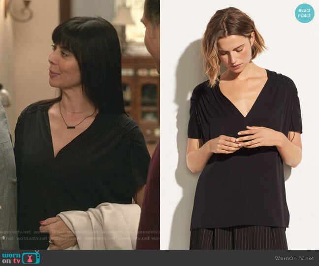 Wornontv Cassies Black Ruched Sleeve V Neck Top On Good Witch Catherine Bell Clothes And