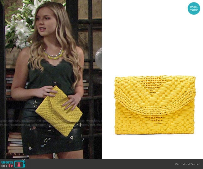 Banana Republic Yellow Straw Clutch worn by Zoe Hardisty (Anna Grace Barlow) on The Young and the Restless