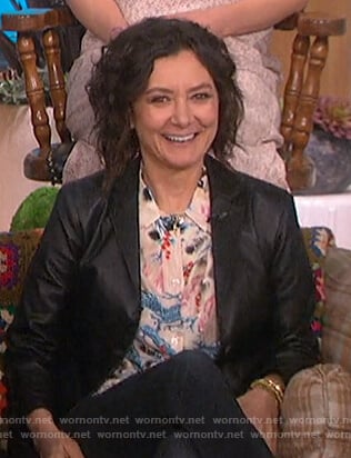 Sara’s beige bird print blouse on The Talk