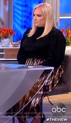 Meghan’s metallic pleated skirt on The View