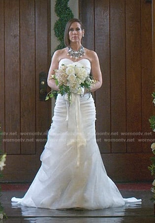 Diana's wedding dress on Younger