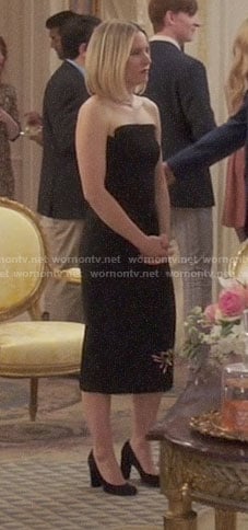 Eleanor’s black strapless dress on The Good Place