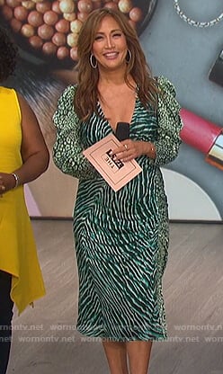 Carrie’s green animal print dress on The Talk