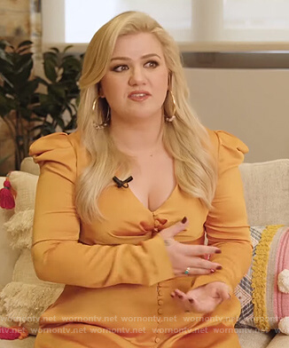 Kelly's yellow satin dress on The Kelly Clarkson Show