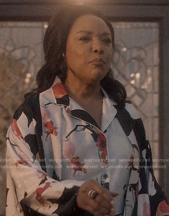Mae’s black and white floral pajamas and robe on Greenleaf