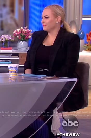 Meghan's black pleated skirt on The View