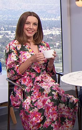 Melanie’s floral belted dress on Live from E!