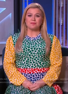 Kelly's multicolored abstract print dress on The Kelly Clarkson Show
