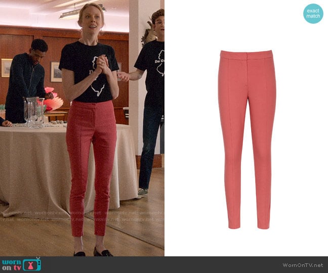 Gemma’s pink skinny pants on Four Weddings and a Funeral