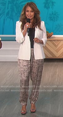 Carrie’s gray snake print pants on The Talk